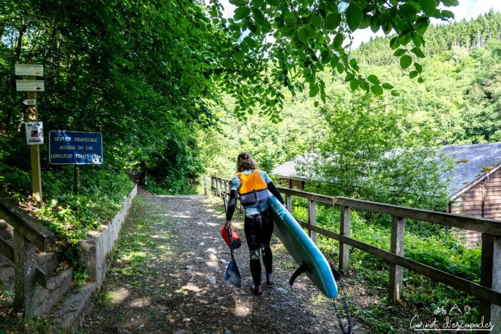 Départ du stand up paddle au barrage de Nisramont