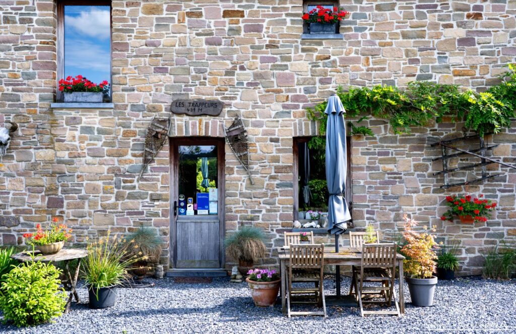 Extérieur de la maison du B&B les Trappeurs à Tenneville 