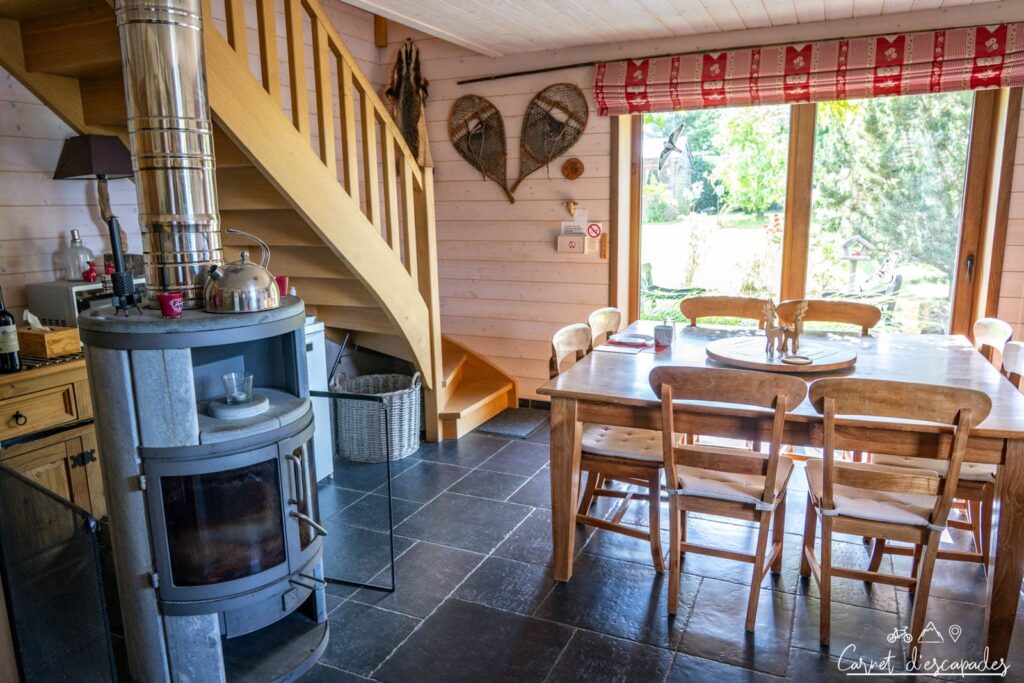 Salle de petit déjeuner du B&B les Trappeurs à Tenneville 