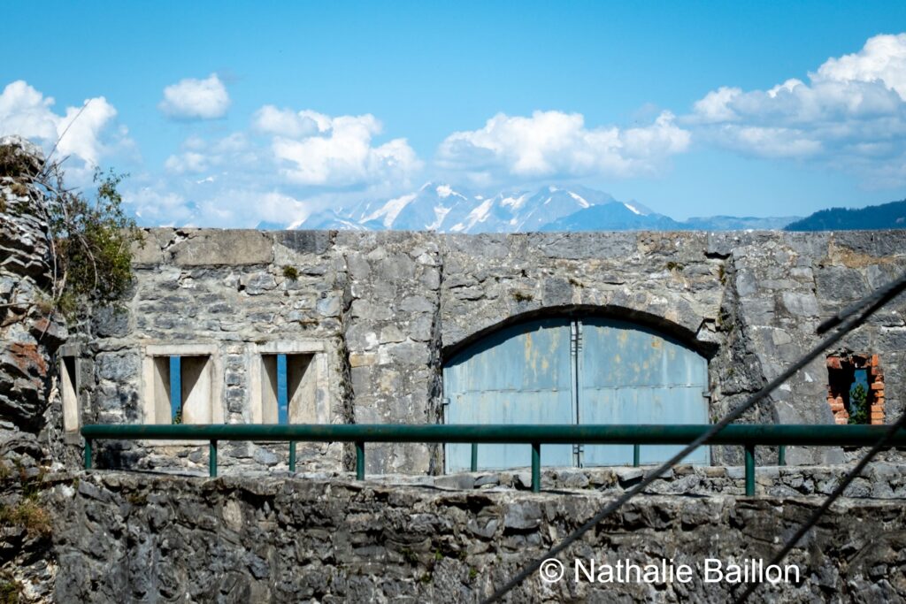 Fort de Tamié et vue sur le Mont Blanc